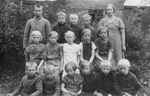 58 Riisa algkoolis 1934  2 klassis Milla