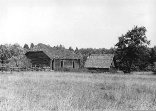 L ti saunikukoht 1970a  I Eesti ajal elasid seal Voogelid